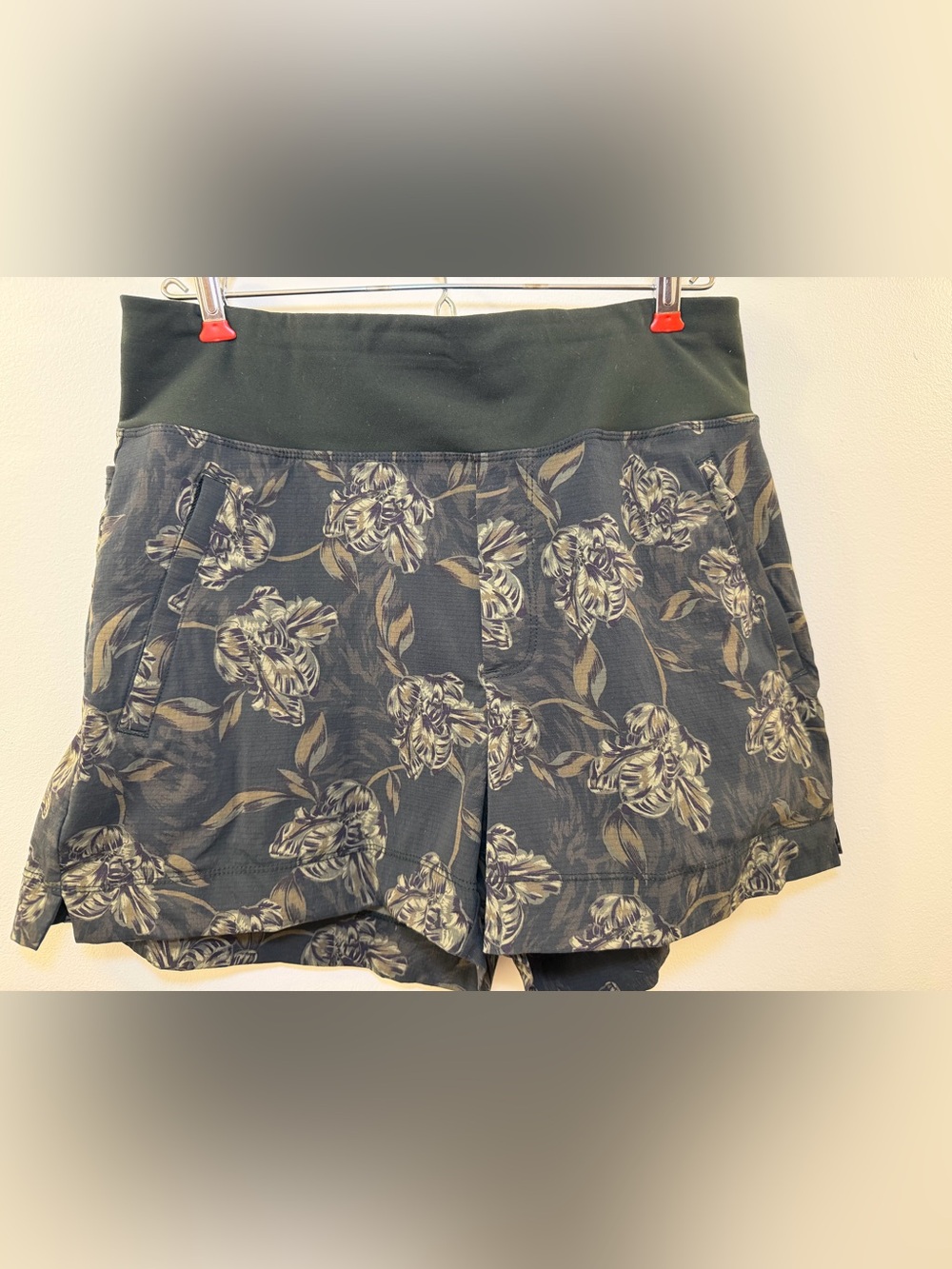 Athleta Trekkie North Shorts Terra Firma Floral Green Size 14 Hiking Outdoor